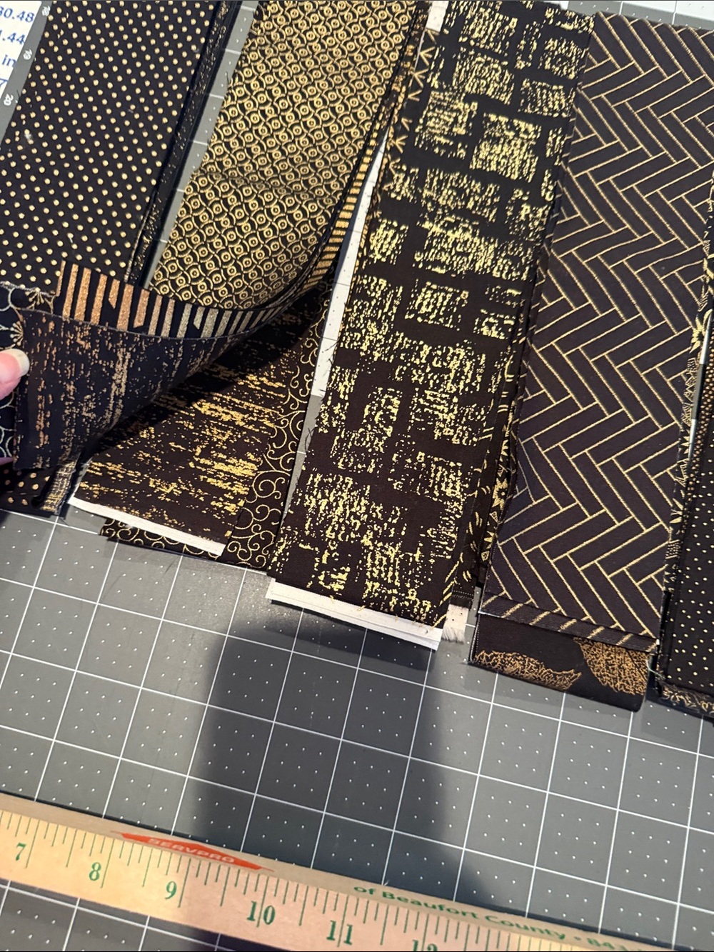 2.5x 42” strips high quality cotton fabric Black & Gold Patterned - Picture 7 of 13